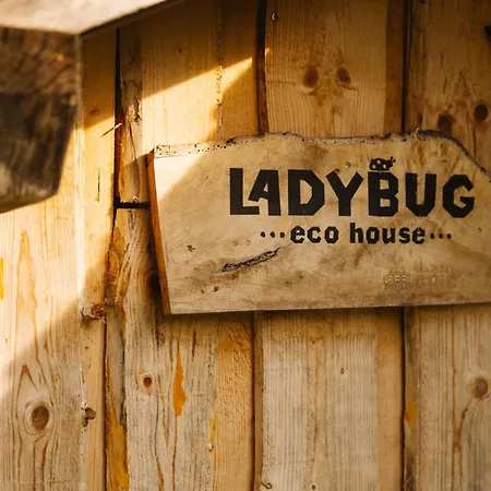 Ladybug Eco House * Gradisce pri Lukovici
